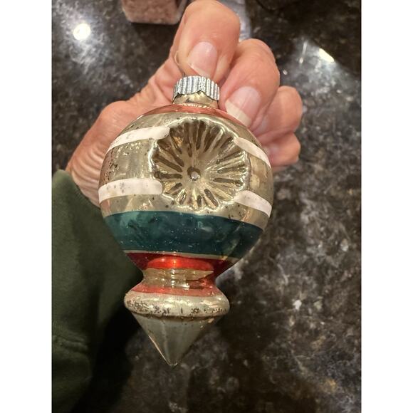 Finial Shaped Ornament Tear Drop Double Indent Green Shiny Brite Vintage - Picture 1 of 2
